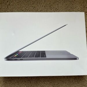 Apple MacBook Pro 13"  2019 Core i5 2.4GHz 256GB